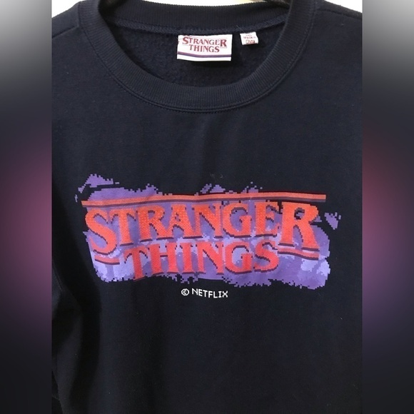 Netflix Stranger Things Fleece Crewneck Long Sleeve Soft Sweatshirt Size Medium - Picture 5 of 14